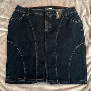 NWT Lane Bryant Darn Denim Straight Skirt size 18